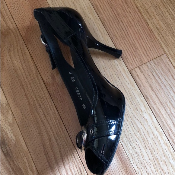 Stuart Weirzman Peep Toe Heels - Picture 3 of 5